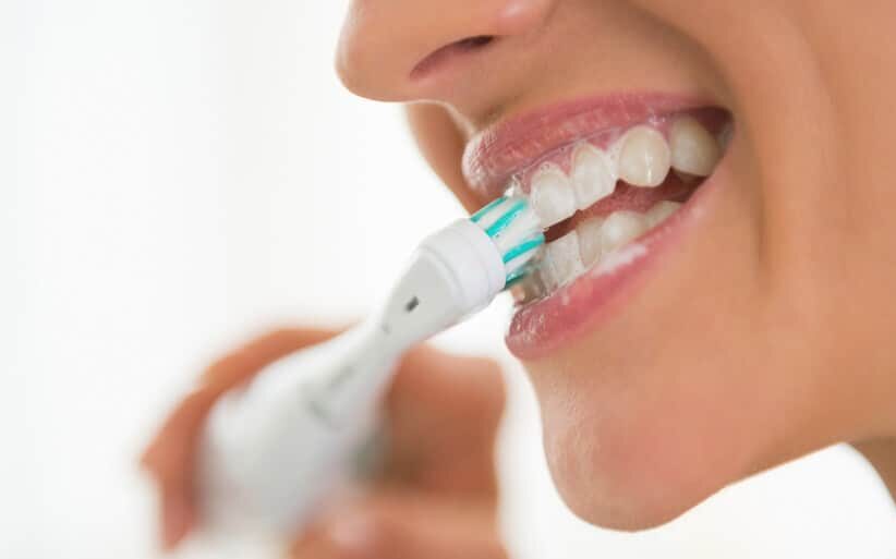 Mami Dientes - USO DE PASTA DENTAL CON FLÚOR 🦷👩🏻‍⚕️😷 La evidencia  científica desde el 2014 nos indica que se debe usar pasta dental con flúor  desde la salida del primer diente